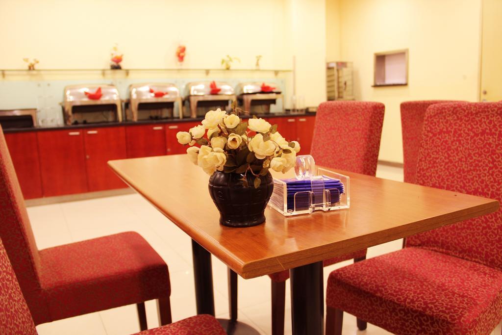 Hanting Hotel Ningbo Tian Yi Square Newbranch Exterior foto